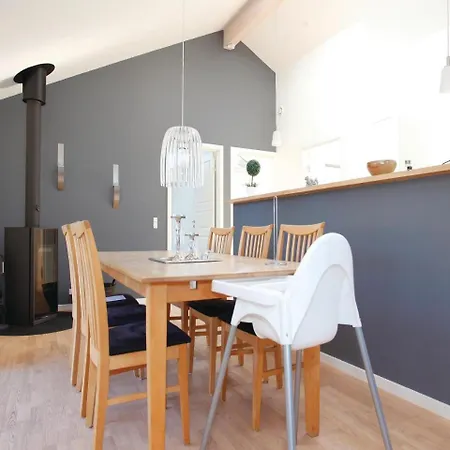 Three-bedroom Holiday In * Fårevejle