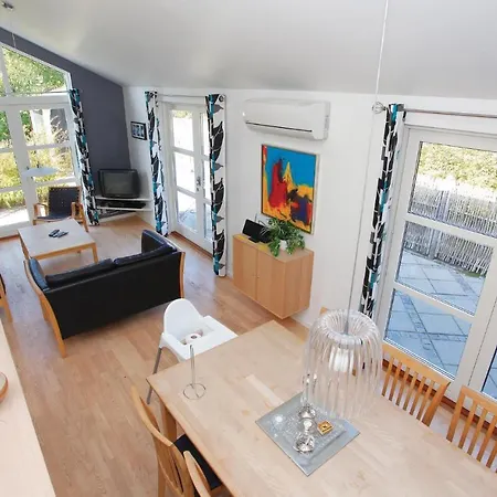 Three-bedroom Holiday In Сasa de vacaciones Fårevejle